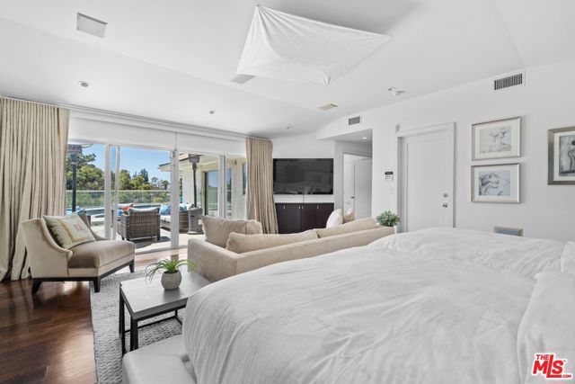 9626 Highridge Drive, Beverly Hills, CA 90210