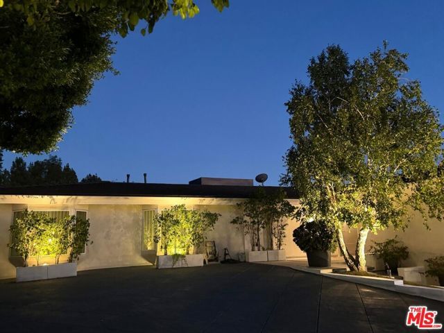 9626 Highridge Drive, Beverly Hills, CA 90210