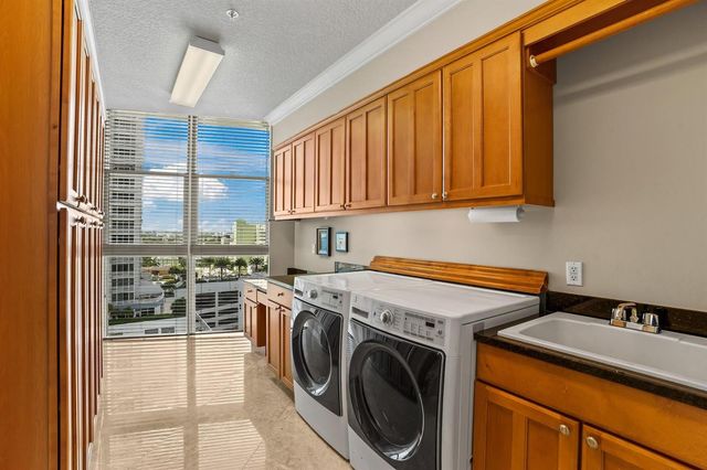 111 SE 8th Avenue 1501, Fort Lauderdale, FL 33301