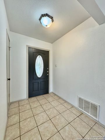 2806 BURNING TRAIL ST, San Antonio, TX 78247