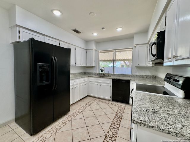 2806 BURNING TRAIL ST, San Antonio, TX 78247