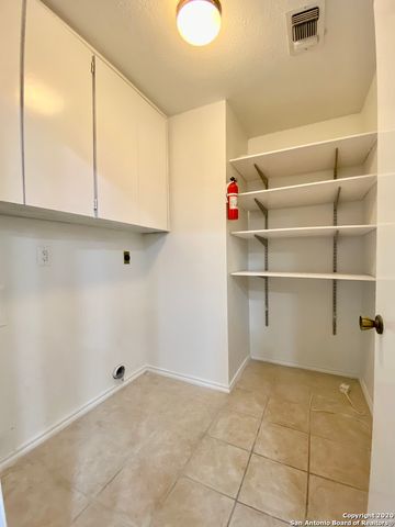 2806 BURNING TRAIL ST, San Antonio, TX 78247