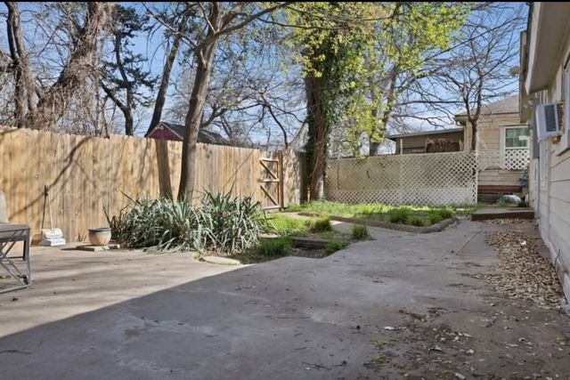928 S Windomere Avenue B, Dallas, TX 75208