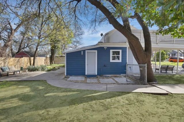 928 S Windomere Avenue B, Dallas, TX 75208