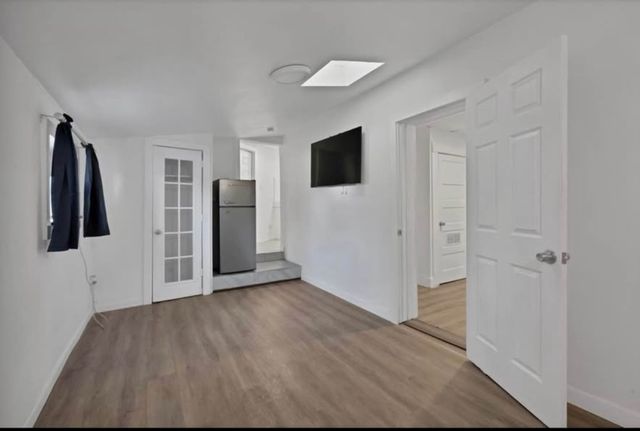928 S Windomere Avenue B, Dallas, TX 75208