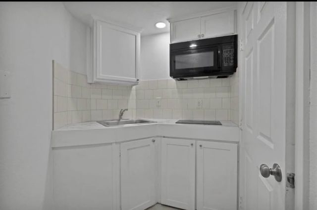 928 S Windomere Avenue B, Dallas, TX 75208