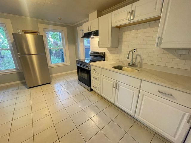 22 Knowlton Street 3B, Gardner, MA 01440