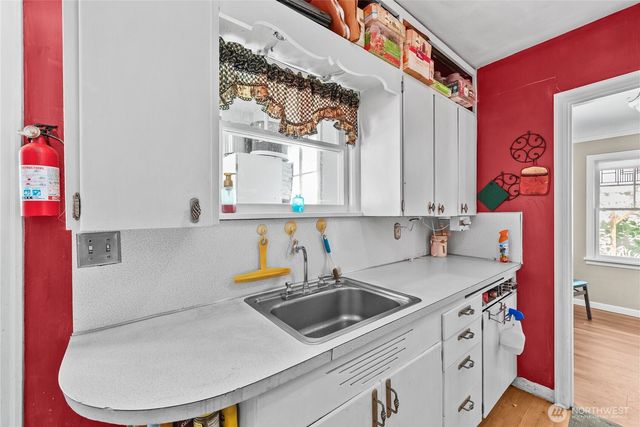 6823 60th Street E, Puyallup, WA 98371