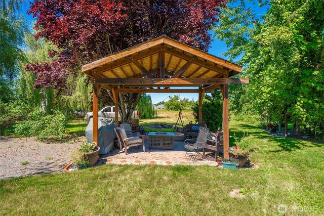 6823 60th Street E, Puyallup, WA 98371