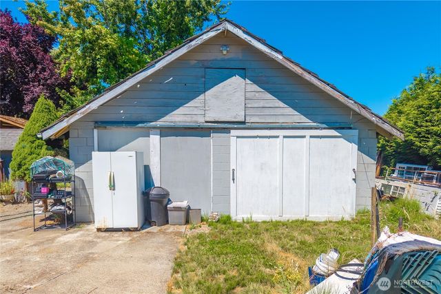 6823 60th Street E, Puyallup, WA 98371