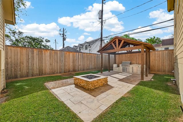 2405 Southgate Boulevard, Houston, TX 77030