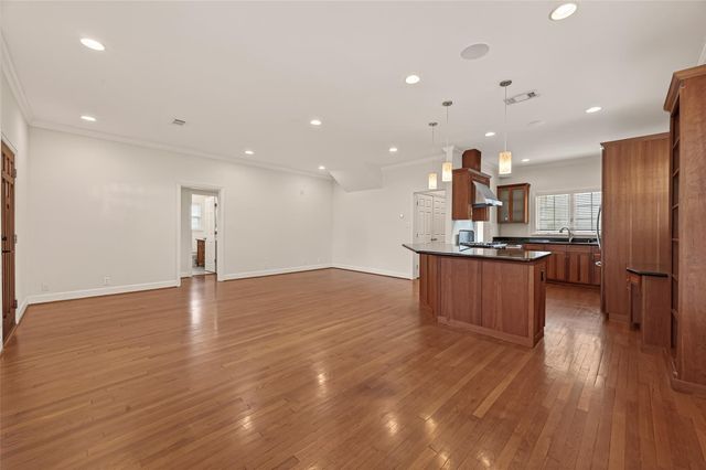 2405 Southgate Boulevard, Houston, TX 77030