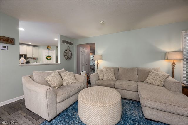 685 Willow Dale Street NW, Bolivar, OH 44612