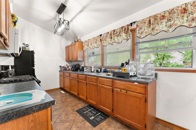 5340 Mary Ann Lane, Merrillville, IN 46410