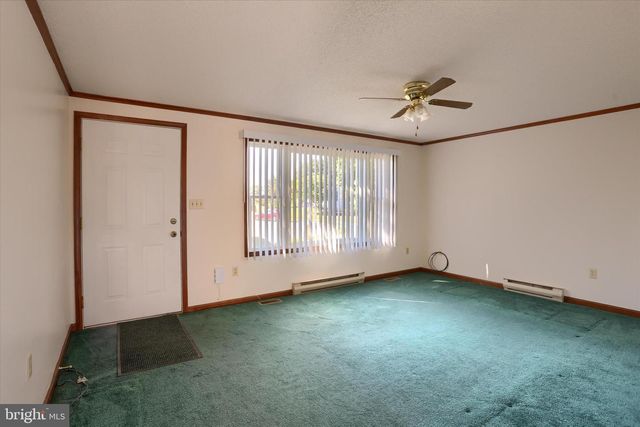 29 HUGHES DR, Abbottstown, PA 17301