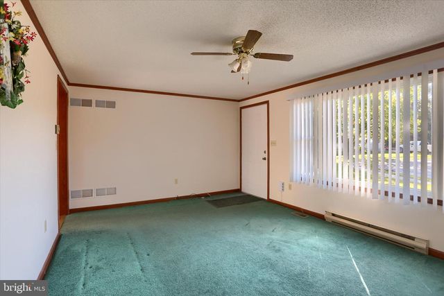 29 HUGHES DR, Abbottstown, PA 17301
