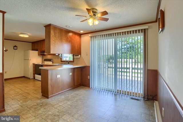 29 HUGHES DR, Abbottstown, PA 17301