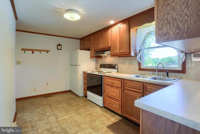 29 HUGHES DR, Abbottstown, PA 17301