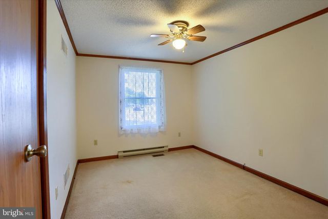 29 HUGHES DR, Abbottstown, PA 17301