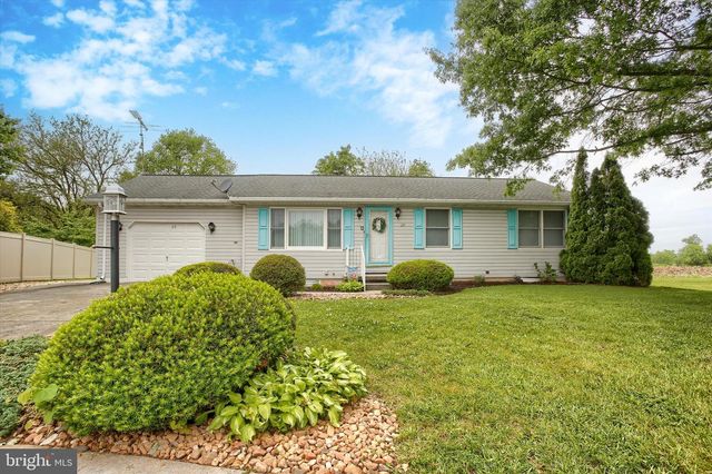 29 HUGHES DR, Abbottstown, PA 17301