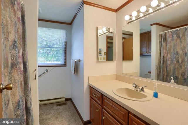 29 HUGHES DR, Abbottstown, PA 17301