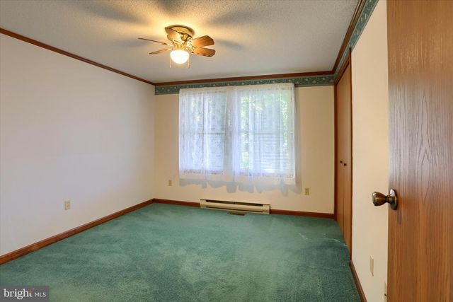 29 HUGHES DR, Abbottstown, PA 17301