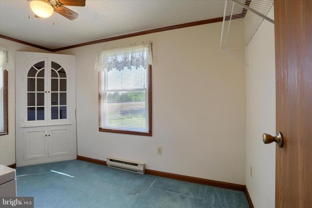 29 HUGHES DR, Abbottstown, PA 17301