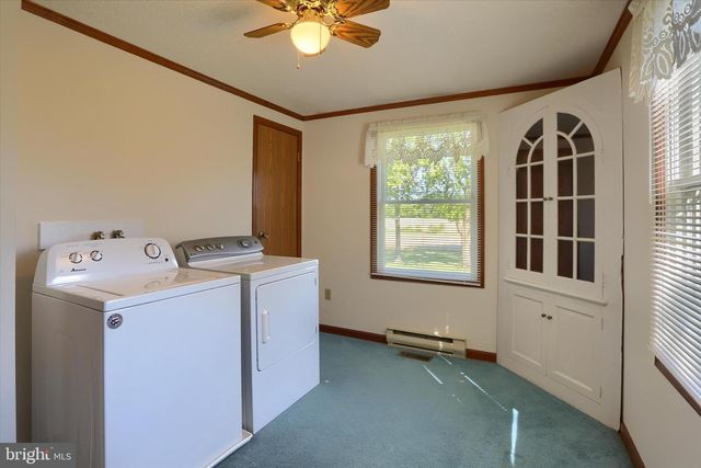 29 HUGHES DR, Abbottstown, PA 17301