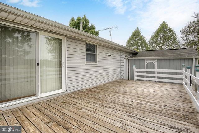 29 HUGHES DR, Abbottstown, PA 17301