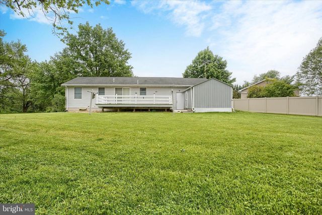 29 HUGHES DR, Abbottstown, PA 17301