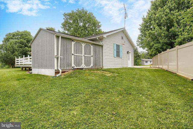 29 HUGHES DR, Abbottstown, PA 17301