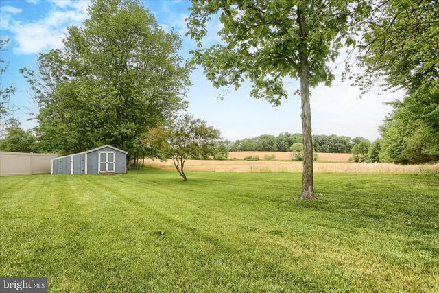 29 HUGHES DR, Abbottstown, PA 17301