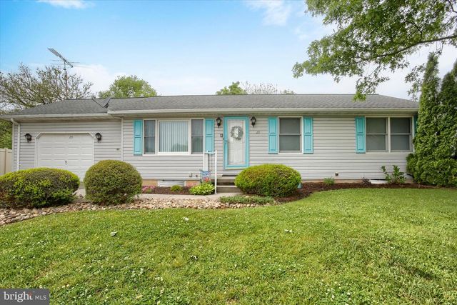 29 HUGHES DR, Abbottstown, PA 17301