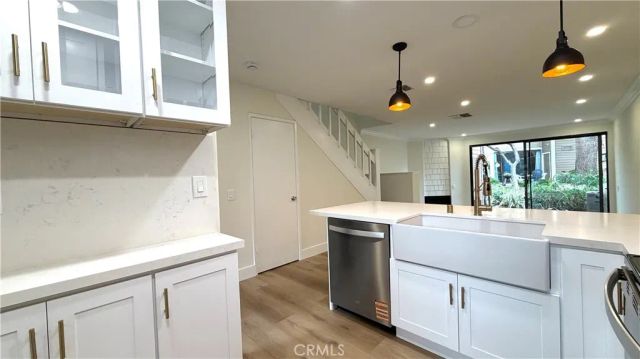 196 Pineview, Irvine, CA 92620