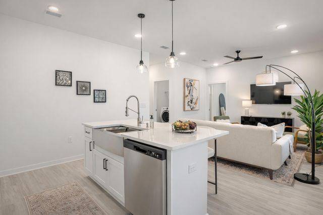 2013 Baldwin Street, Chipley, FL 32428