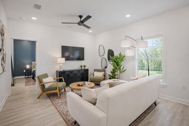 2013 Baldwin Street, Chipley, FL 32428