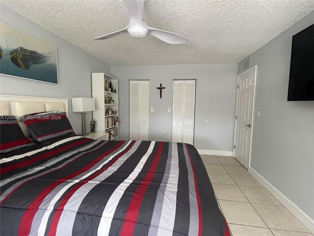 19055 NW 62nd Ave 205, Hialeah, FL 33015