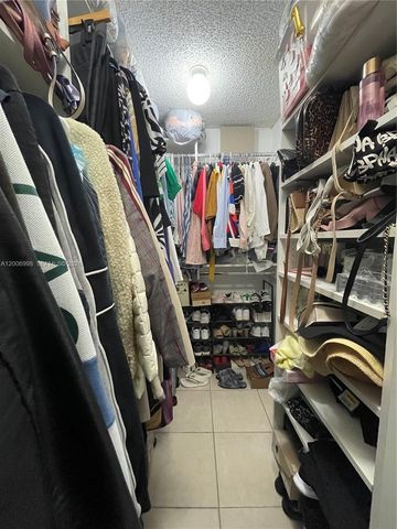 19055 NW 62nd Ave 205, Hialeah, FL 33015