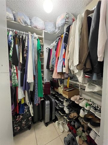 19055 NW 62nd Ave 205, Hialeah, FL 33015