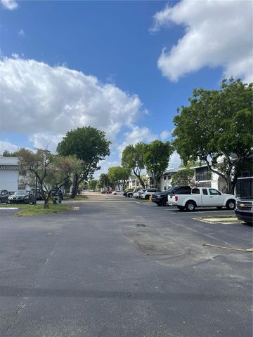 19055 NW 62nd Ave 205, Hialeah, FL 33015
