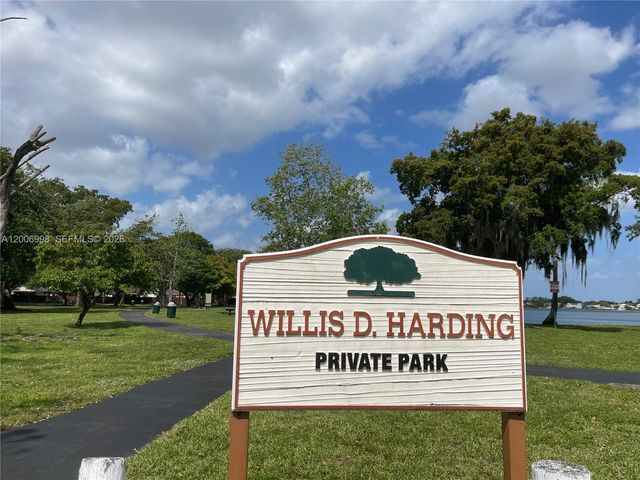 19055 NW 62nd Ave 205, Hialeah, FL 33015