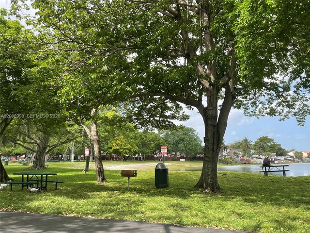 19055 NW 62nd Ave 205, Hialeah, FL 33015