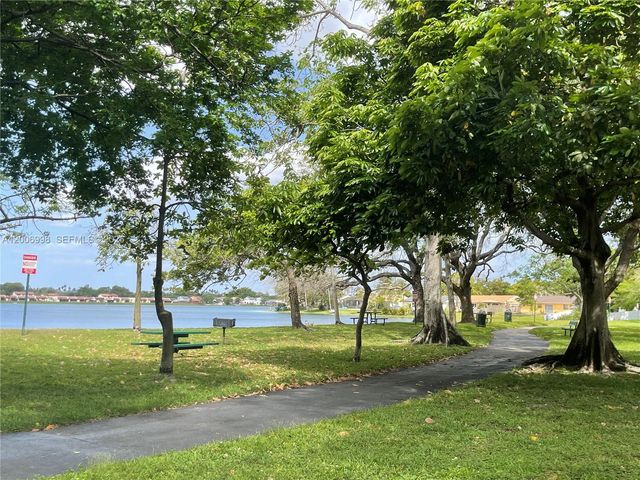 19055 NW 62nd Ave 205, Hialeah, FL 33015