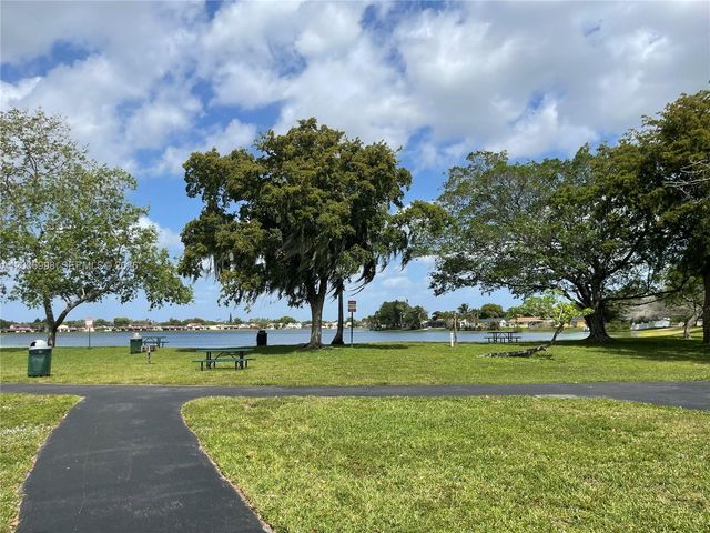 19055 NW 62nd Ave 205, Hialeah, FL 33015