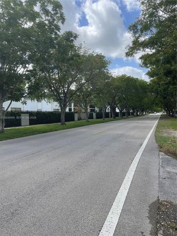 19055 NW 62nd Ave 205, Hialeah, FL 33015