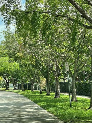 19055 NW 62nd Ave 205, Hialeah, FL 33015