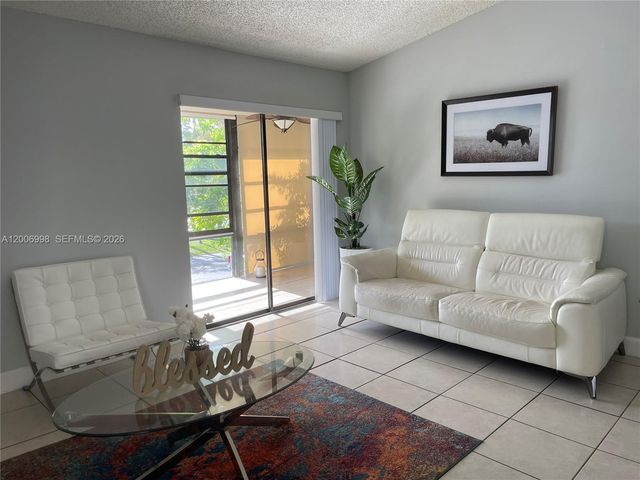 19055 NW 62nd Ave 205, Hialeah, FL 33015