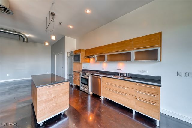 200 Hoover Avenue 1712, Las Vegas, NV 89101