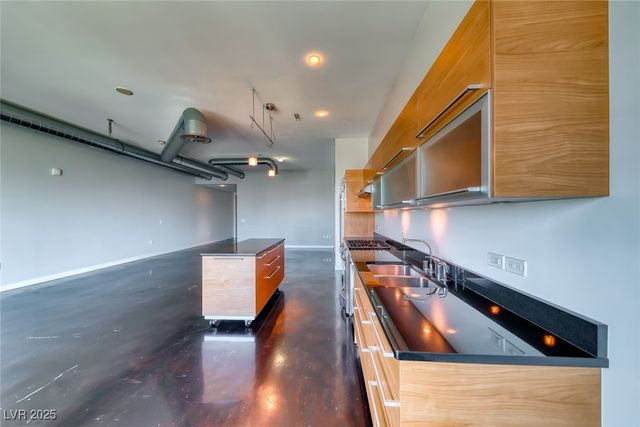 200 Hoover Avenue 1712, Las Vegas, NV 89101