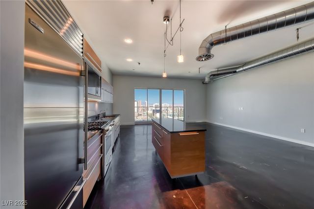 200 Hoover Avenue 1712, Las Vegas, NV 89101